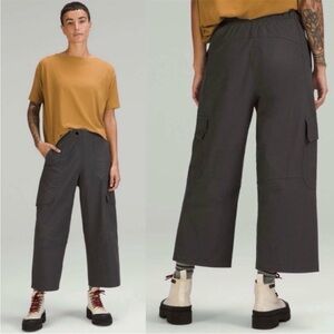 Lululemon Light Utilitech Cargo Pocket High-Rise Crop
Graphite Grey 29
